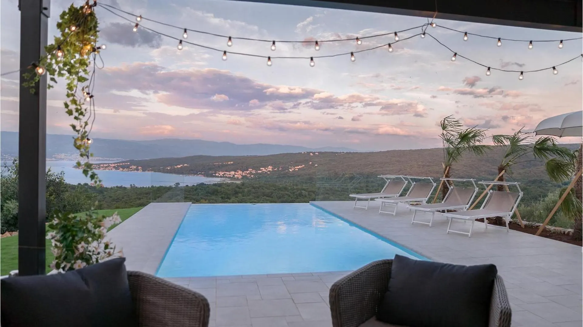 Villa Castello Suzan 0*,