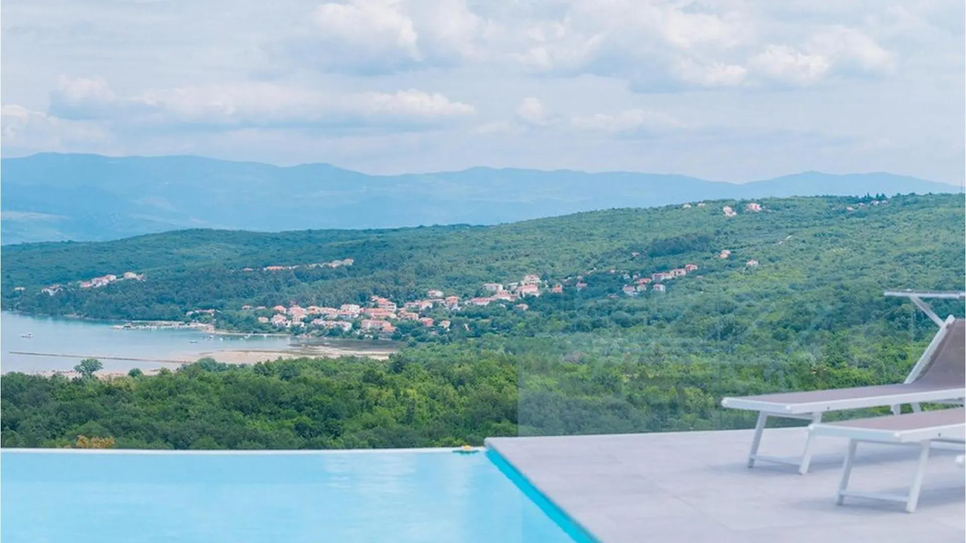 Villa Castello Suzan 0*,