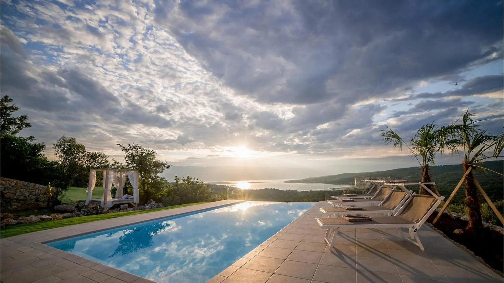 Villa Castello Suzan Holiday home