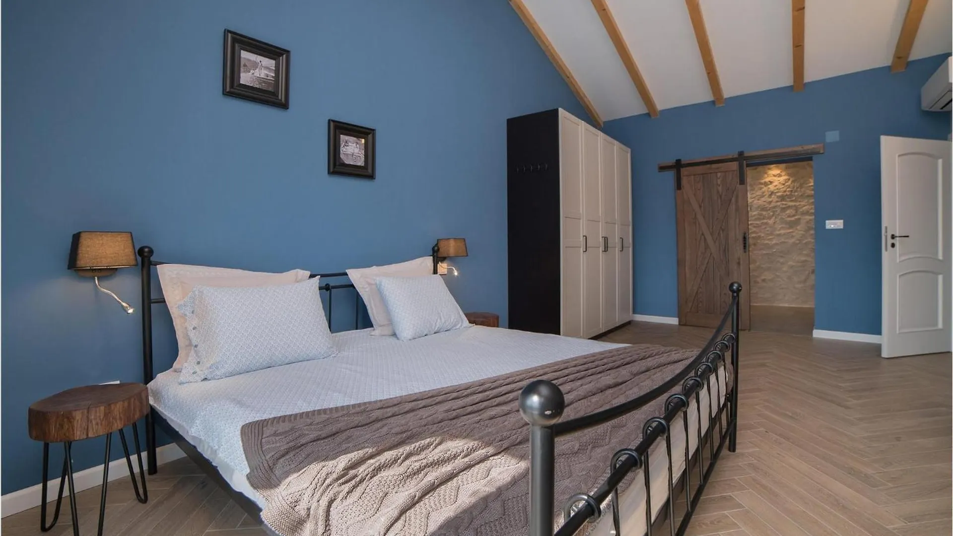 Villa Castello Suzan Holiday home