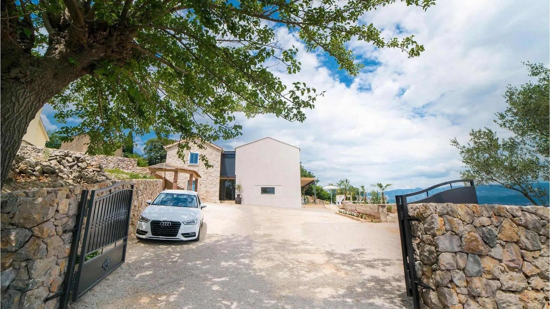 Villa Castello Suzan 0*,
